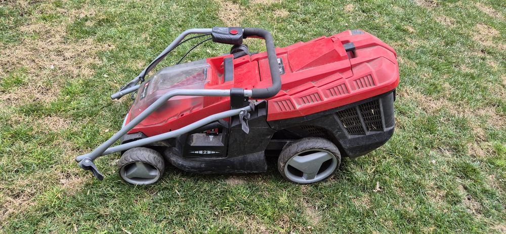 Masina de tuns gazon/iarba Einhell pe acumulatori.