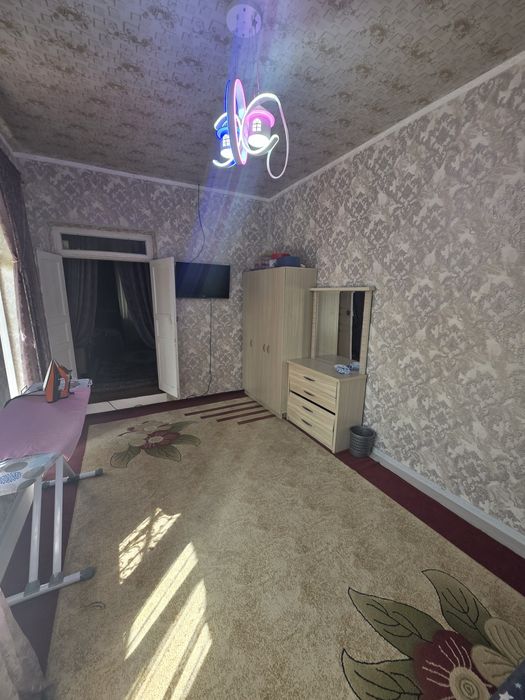 Кибрай тумани Ункӯргон маҳалласида 6 сотих 4 хона  уй сотилади.