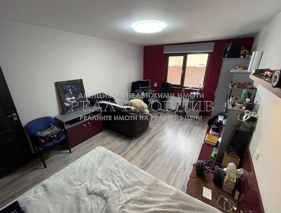 Продава се Къща в Пловдив, Прослав - 480 кв.м за 1146 €/кв.м - Снимка #2