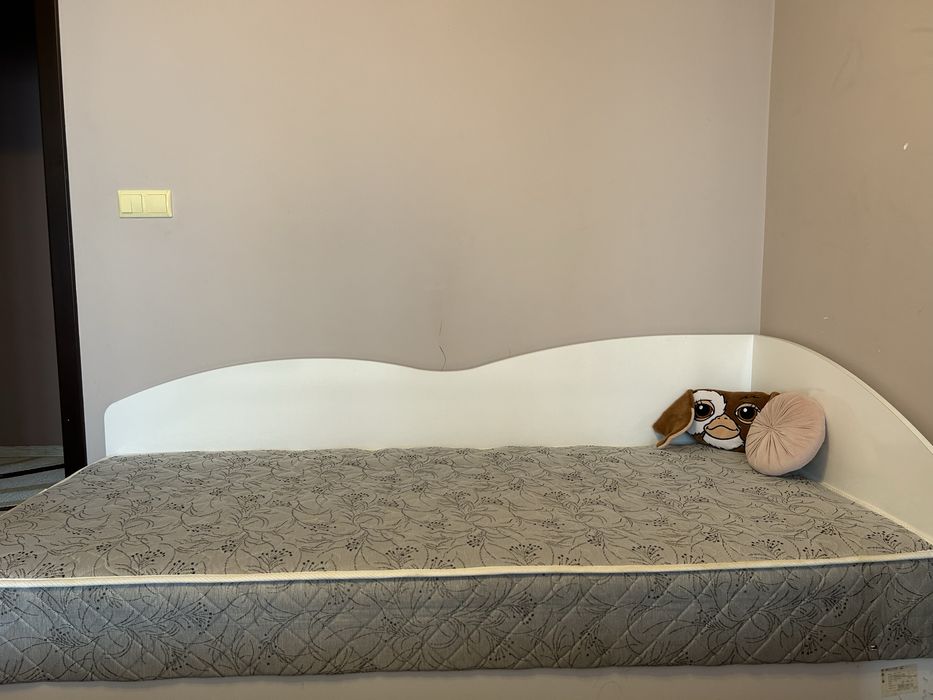 Единично легло с матрак