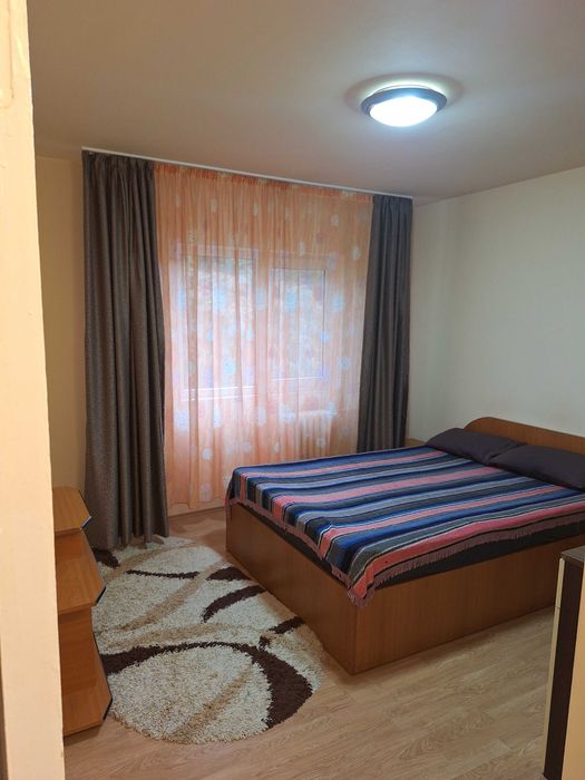 Inchiriez apartament 2 camere Cf 1 decomandat zona Carol Davila PLOIESTI