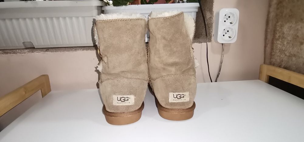 Ботуши апрески Ugg 38 н.