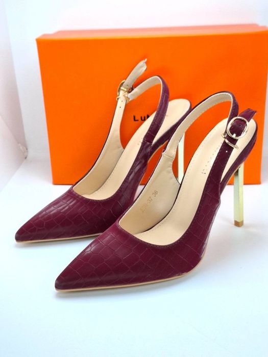 Продам туфли красные 40 размера