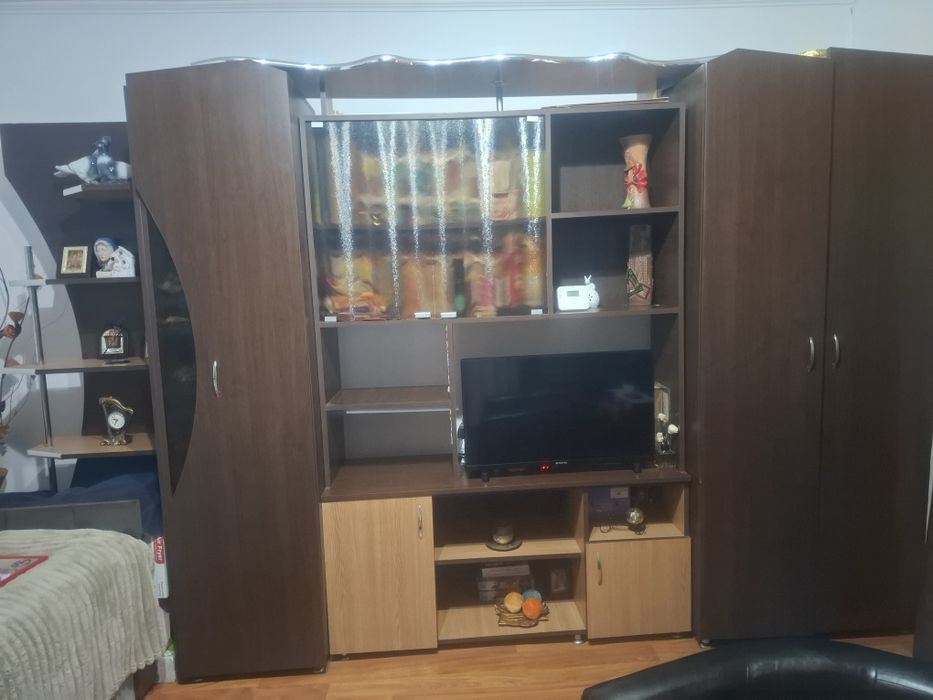 Vând mobilă de living