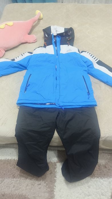 Продам недорого верхнюю одежду