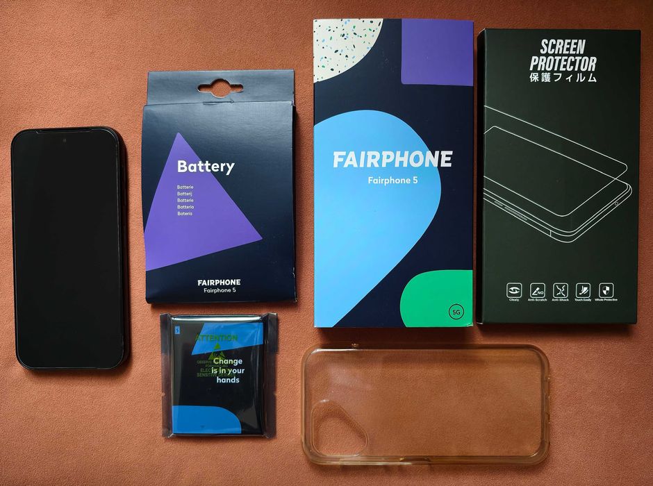 Fairphone 5 - 8GB RAM, 256GB Storage, versiunea transparenta & 2 baterii