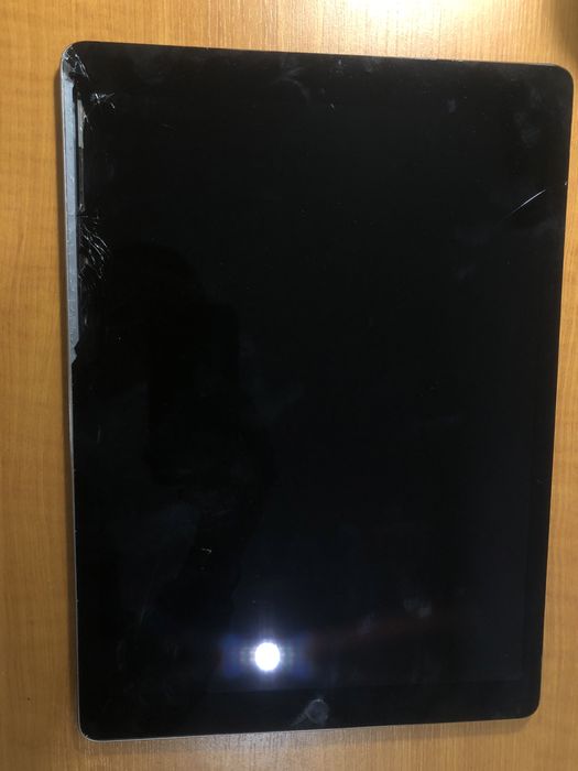 Ipad Pro A1670 за части