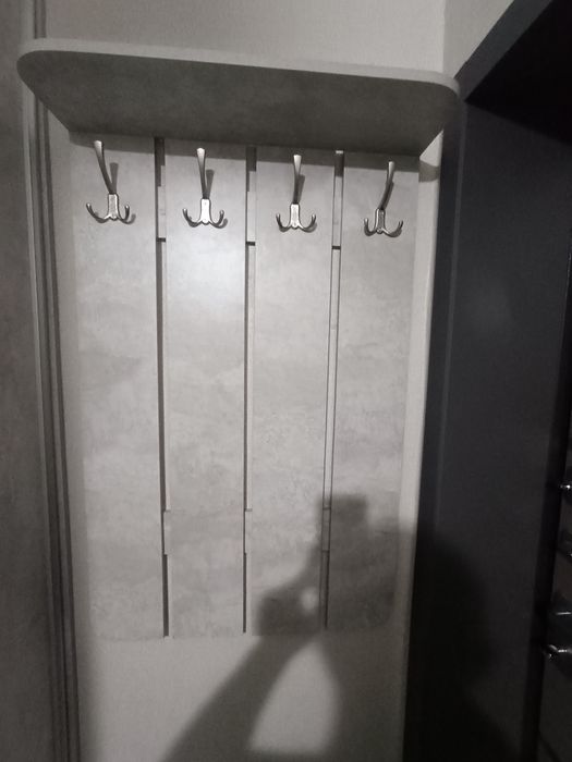 Продам прихожую новую