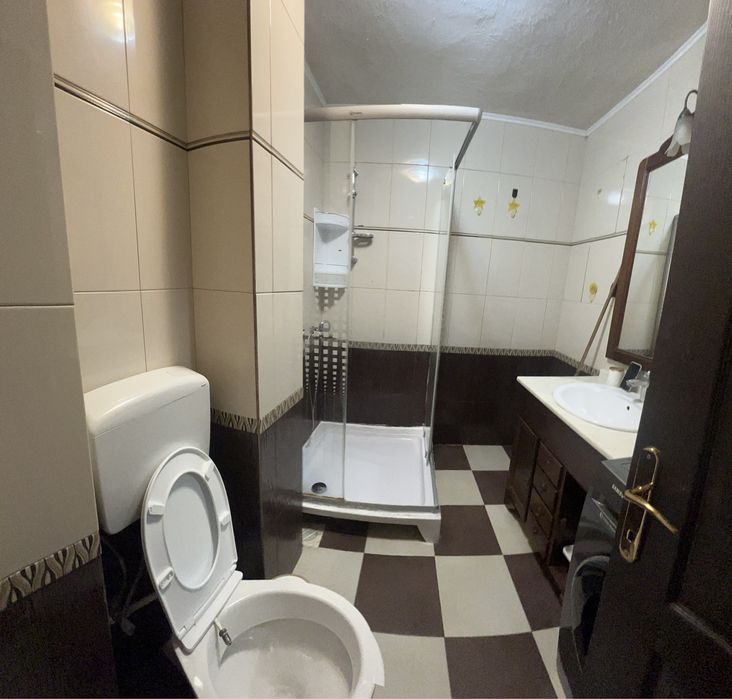 Inchiriez apartament 2 camere zona Elegant Slobozia