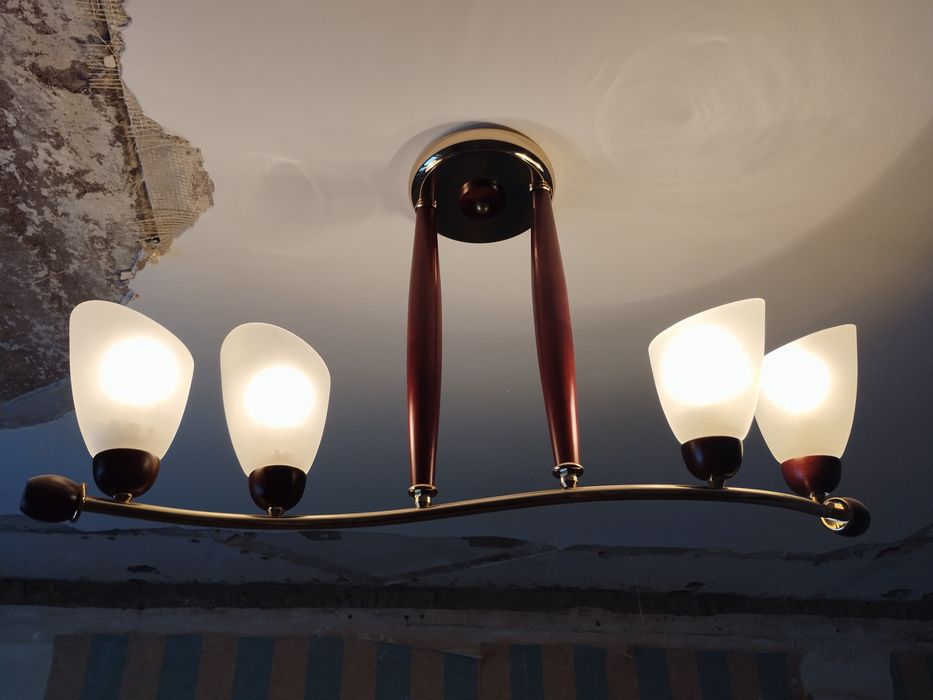 Люстра на 4 лампочки