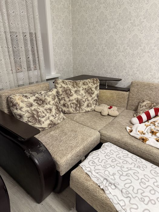 диван угловой с креслом и пуфиком