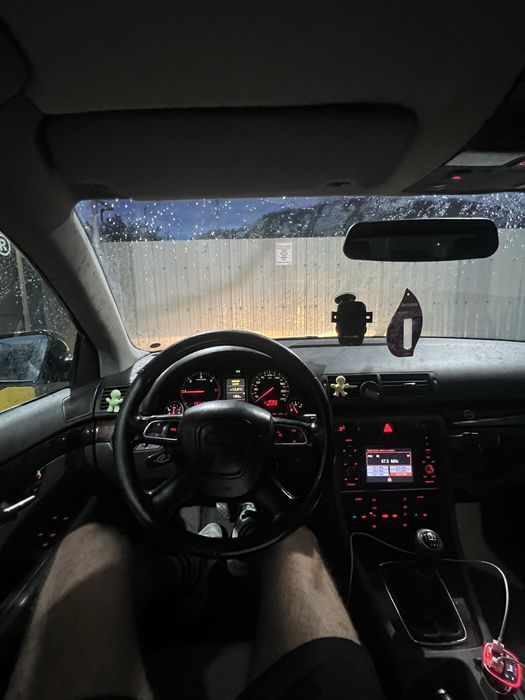 De vinzare Audi A4 B6 1.9 disel 131 cp
