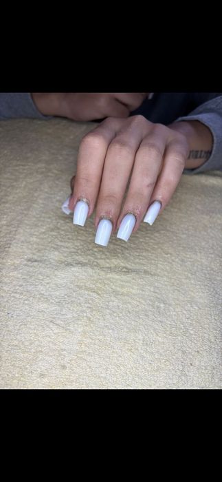 Unghiute la doar 100 lei