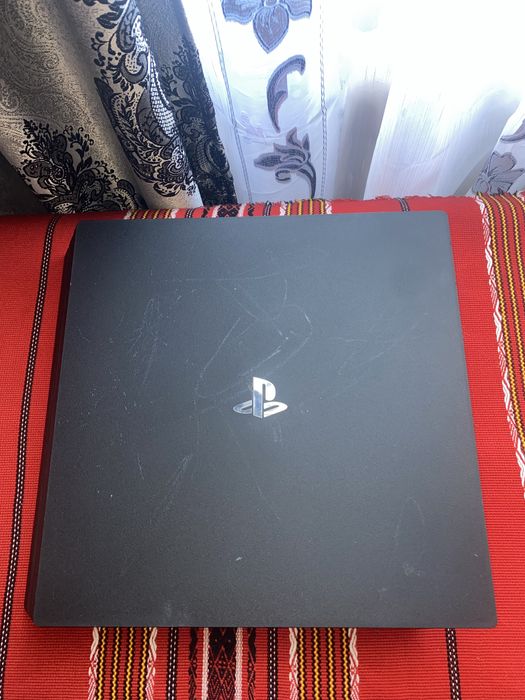 Playstation 4+ 2 console