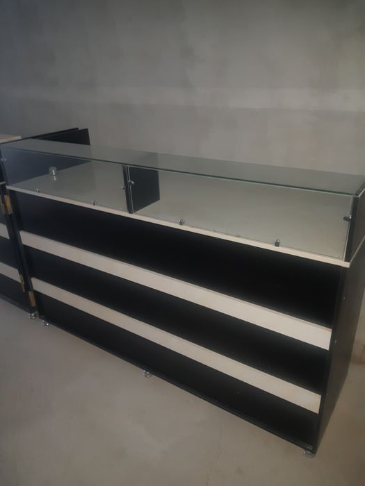 Прилавка доя магазина 2 шт.размер 110×170