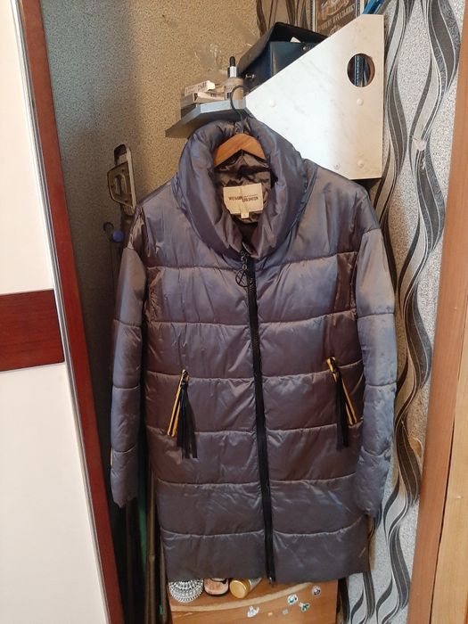 Продаются куртки, дублёнки.