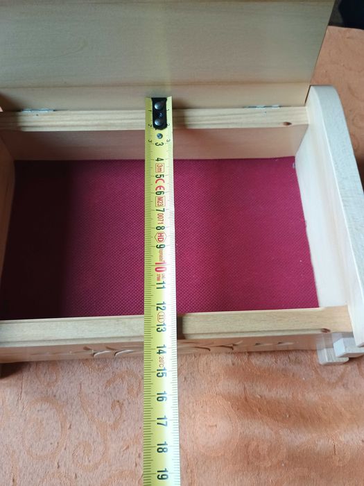 Дървена кутия за бижута