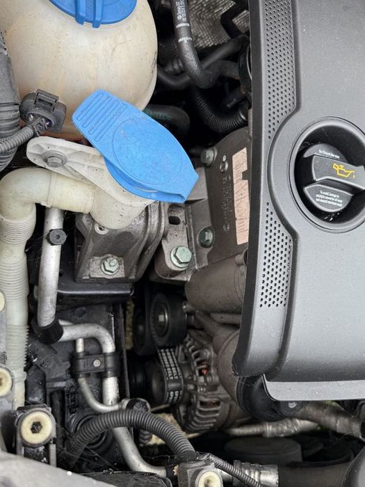 •VW Touran 1.6 FSI 116кс. Бензин на ЧАСТИ Имам и 1.9 tdi 105кс/2.0 140