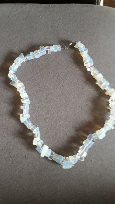 Нови гривни и гердани от естествени материали 5 лв