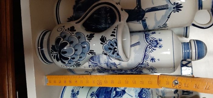 Вази и сервиз за кафе