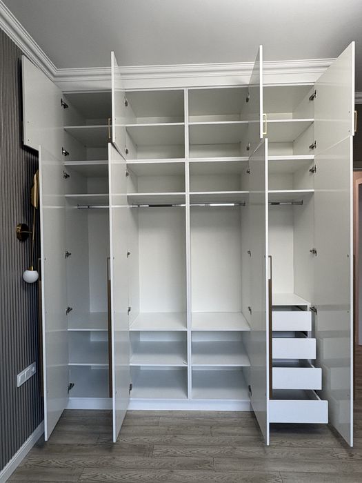 Шкаф встраиваемый