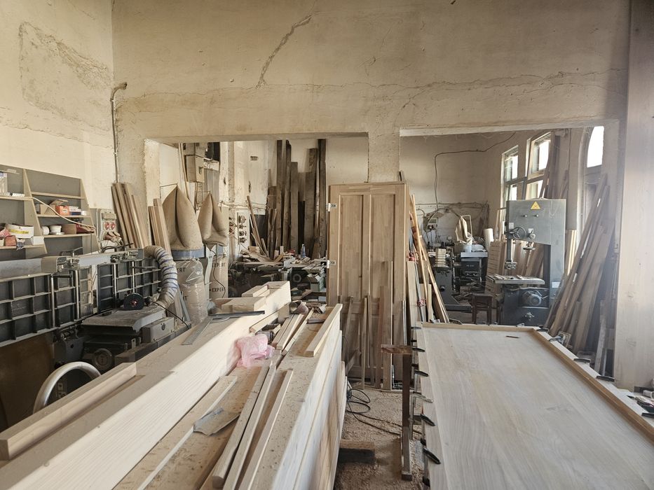 Vând afacere atelier tâmplarie
