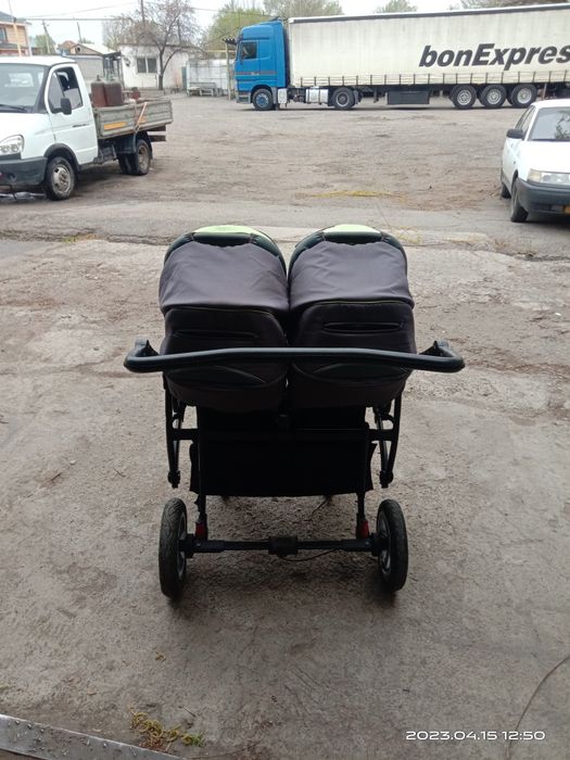 Коляска для двойни