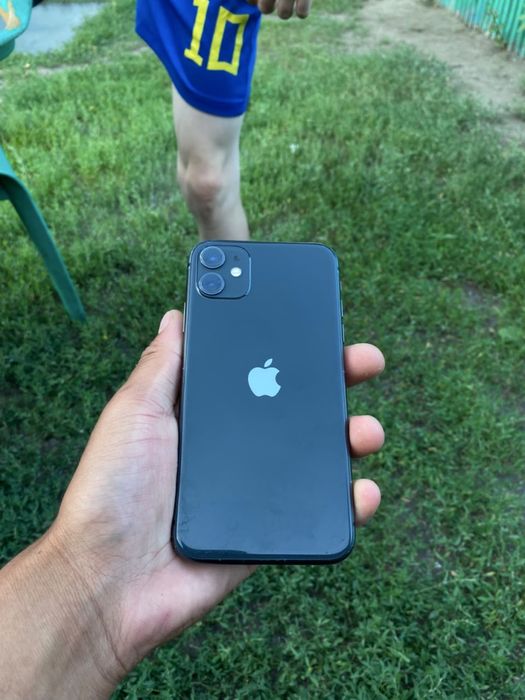 Apple 11 хорошем состояни