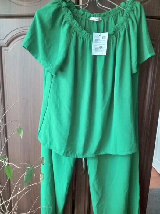 Не дорого двойку , кофту с брюкой