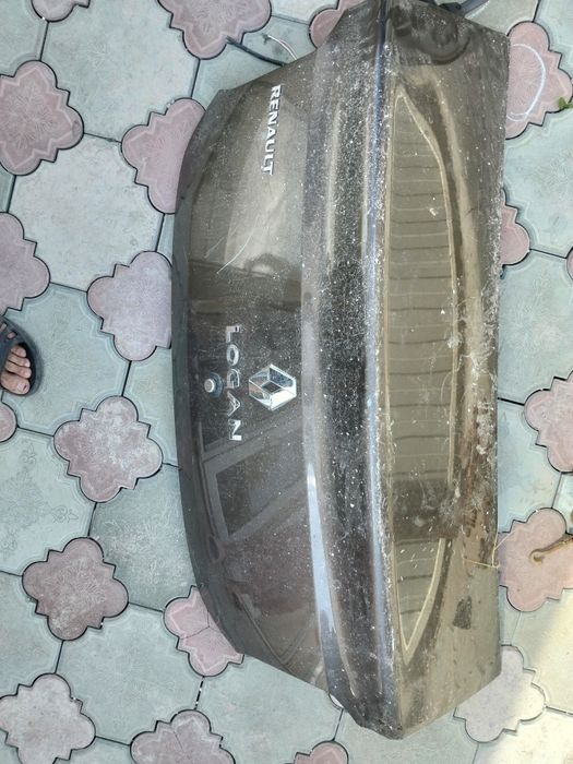 Крышка богажника Renault Logan
