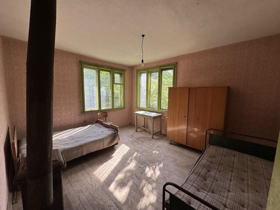 Къща в село Драговищица