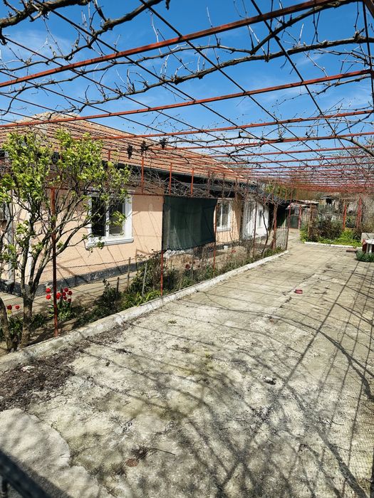 Vand sau schimb cu apartament