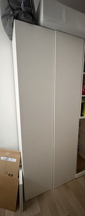 Dulap Ikea in cutie alb