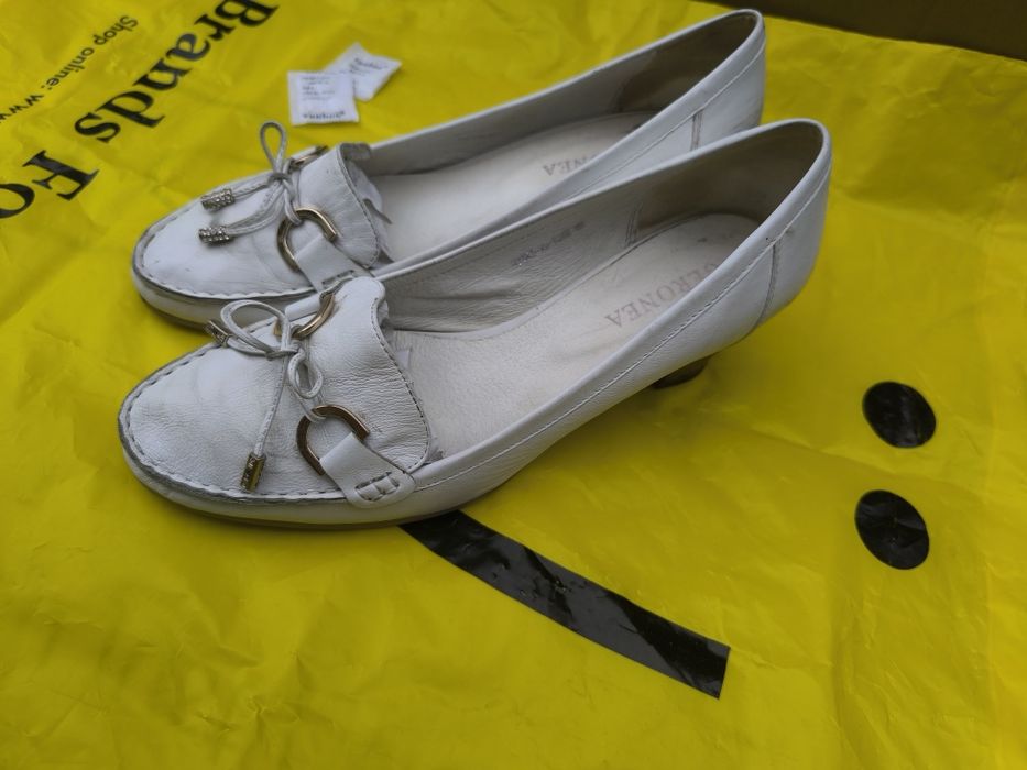 Продаю туфли б/у размер 40