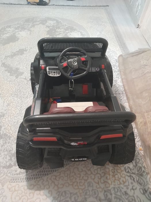 Продам детскую машину