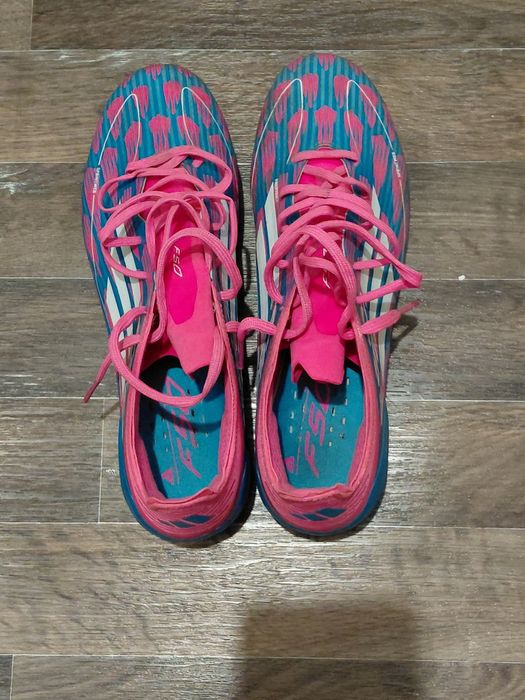 Продам бутсы качества отличное