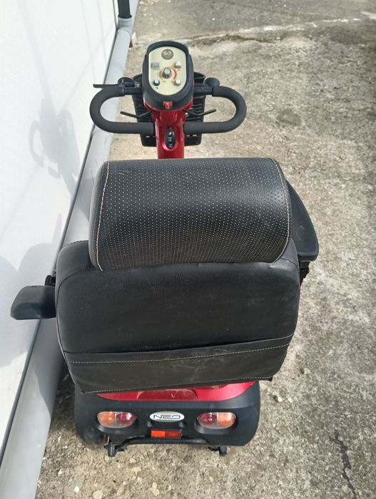 Scuter electric pentru persoane vârstnice sau pentru persoane  cu handicap