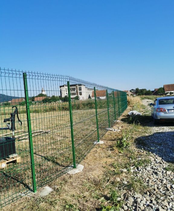 Confecționăm garduri și porți la comanda clientului