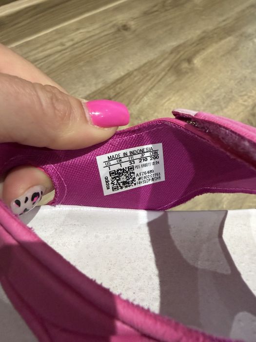 Продавам детски сандали ADIDAS