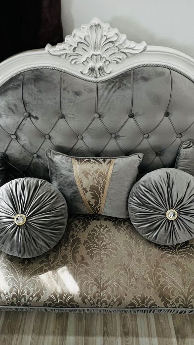 Продам диван в месте с креслами
