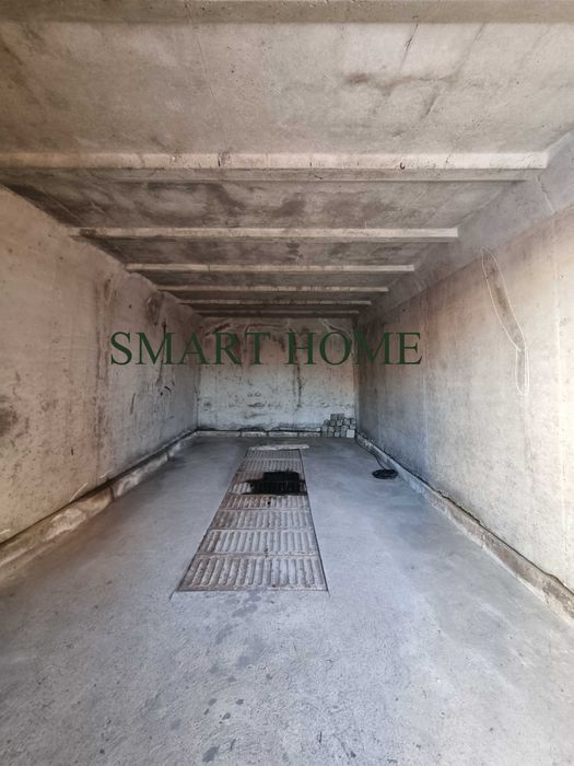 Панелен гараж до Спортна зала!