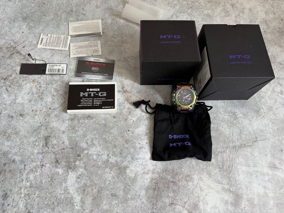 Часы Casio MTG  B3000 Aurora Oval G Shock