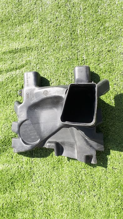 Запчасти на audi 80. Пластиковые.