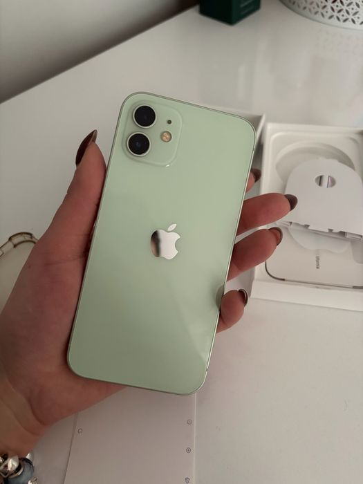 Айфон 12  64GB  без следи от употреба