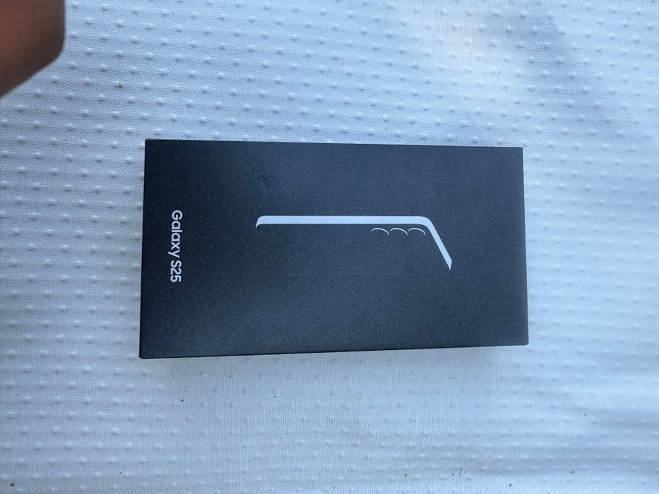 Срочно продам samsung s25 256gb