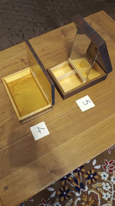 Продавам стари дървени кутии, пирографирани и оцветени 5 бр.