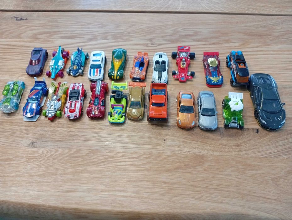 Колички Hot Wheels и други  22 броя