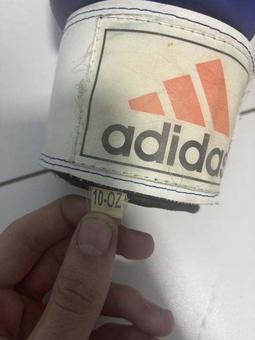 Продаю перчатки и шлем