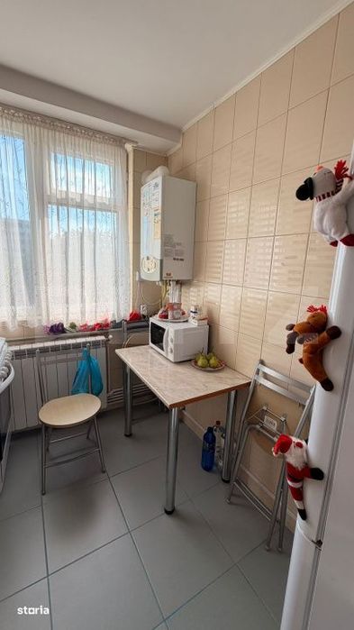 Apartament 2 camere, semidecomandat, 55 mp, zona Regiment 11 Siret