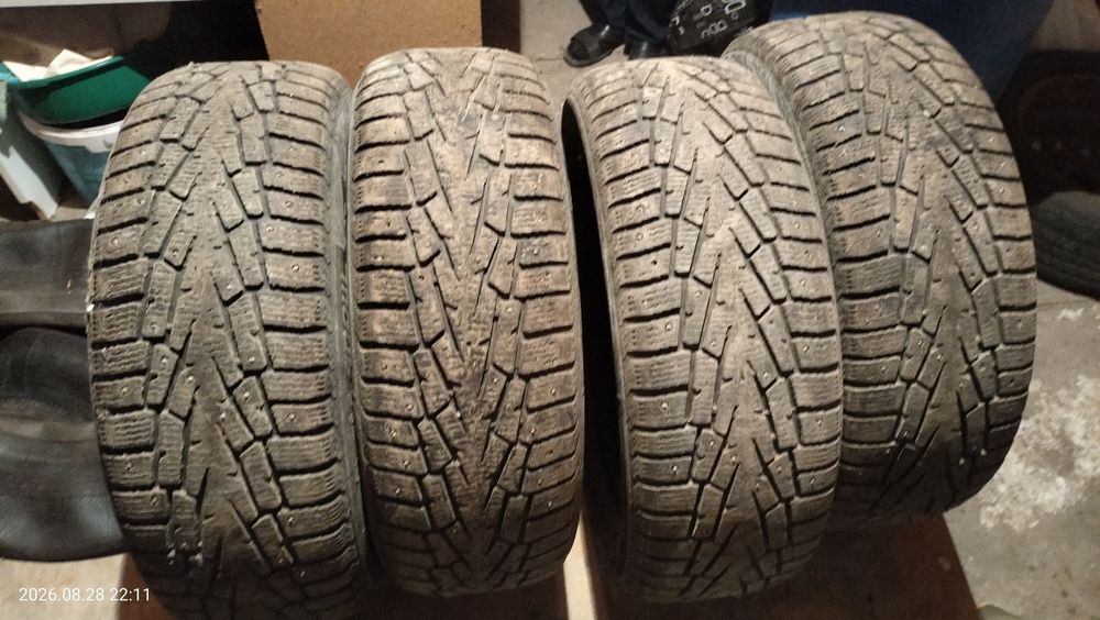 Продам шипы р16  состояние отличное